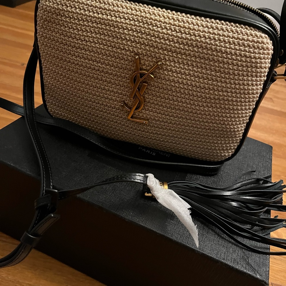 Crossbody raffia and leather bag